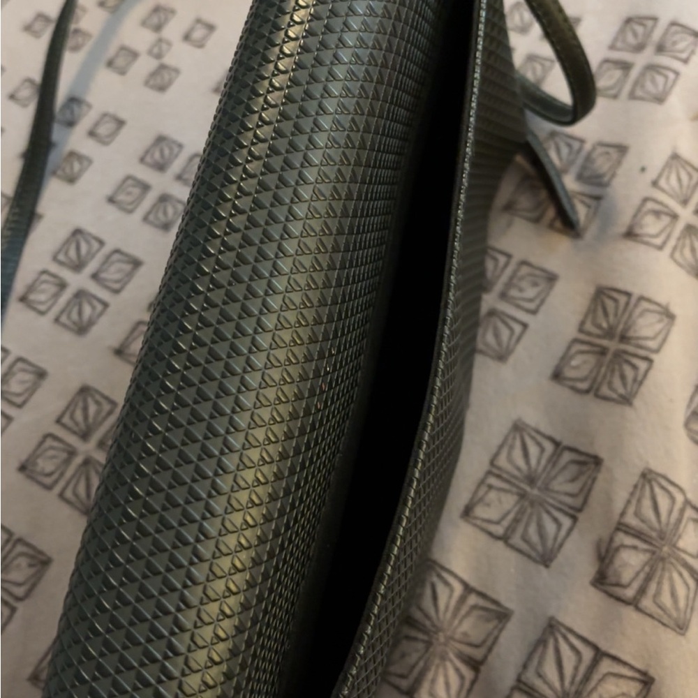Vintage Liz Claiborne Black Textured Crossbody Bag - Picture 4 of 8